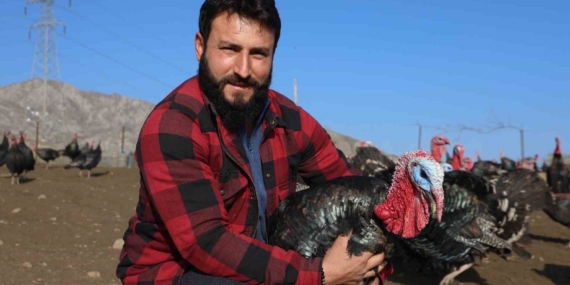 Yurtdışından Dönerek Memleketinde Çiftlik Hayali Gerçekleştiren Genç