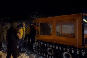 afad-hasta-kadinin-kurtarilmasi-icin-paletli-aracla-goz-doldurdu-aBAHmBtC.jpg