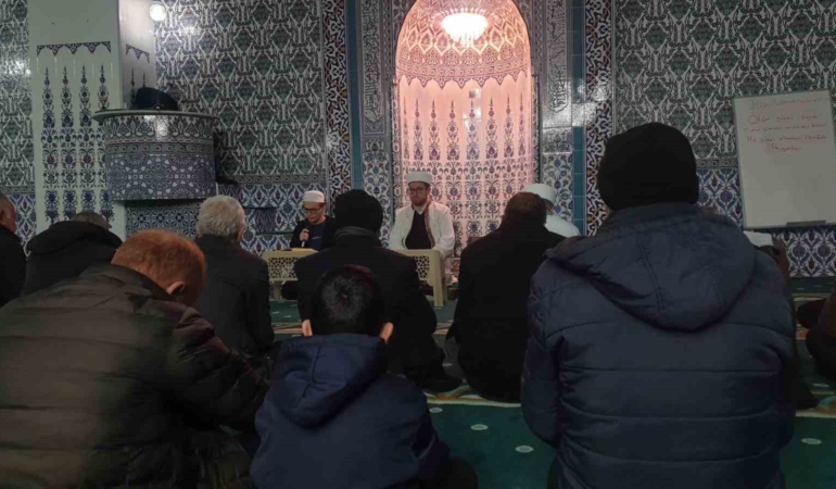 baskalede-dua-ve-ibadetlerle-mirac-kandili-kutlandi-c699k3KI.jpg