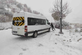batmanda-kar-firtinasi-96-noktada-mahsur-kalma-olaylari-eS1gG8dp.jpg