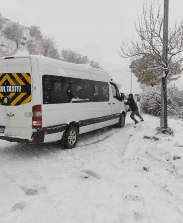 batmanda-kar-firtinasi-96-noktada-mahsur-kalma-olaylari-eS1gG8dp.jpg