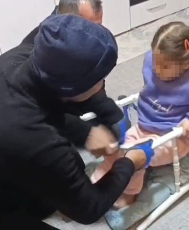 batmanda-sandalyeye-sikisan-cocugun-kurtarilmasi-itfaiyenin-kahramanligi-8ljnKPJz.jpg