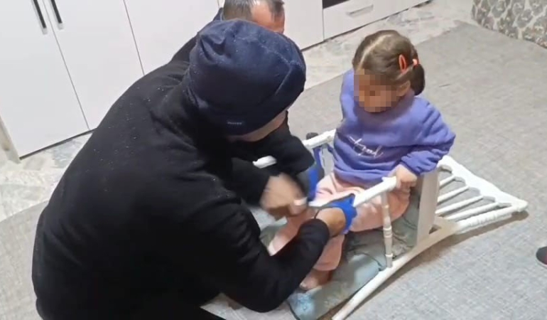 batmanda-sandalyeye-sikisan-cocugun-kurtarilmasi-itfaiyenin-kahramanligi-8ljnKPJz.jpg