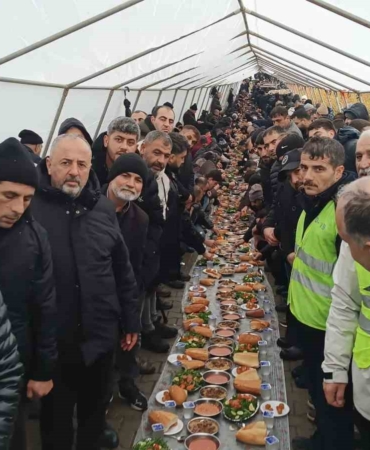 batmanda-seyh-suleyman-bagdunun-vefatinin-20-yil-donumunde-binlerce-kisi-anma-toreninde-bir-araya-B8Ja1IXq.jpg