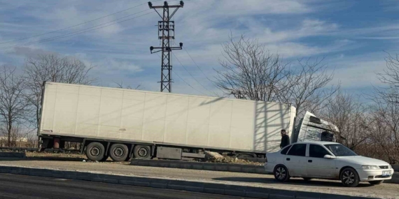 Batman’da Tır ve Minibüs Çarpıştı: 6 Kişi Yaralandı