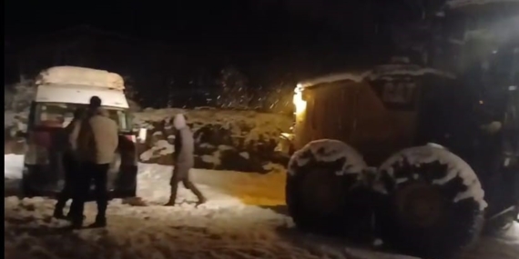 Batman’ın Köy Yolunda Mahsur Kalan 10 Kişi Kurtarıldı