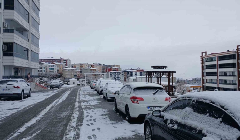 beyazin-buyusu-kulpta-renk-degisimi-tEFCPAWD.jpg