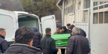 bicakli-kavgada-hayatini-kaybeden-genc-icin-cenaze-toreni-duzenlendi-FzUm9Vqe.jpg