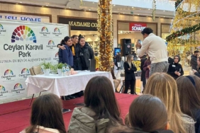 ceylan-karavil-park-avmde-beyza-alkocun-imza-gunu-buyuk-ilgi-topladi-kbRUZ7hX.jpg