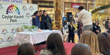 ceylan-karavil-park-avmde-beyza-alkocun-imza-gunu-buyuk-ilgi-topladi-kbRUZ7hX.jpg