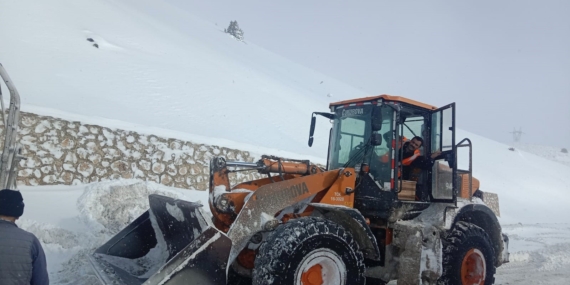 Çığ Felaketi Nedeniyle Aşkale-Bayburt Yolu Trafiğe Kapatıldı