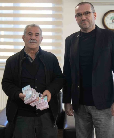 cop-posetiyle-bankaya-giden-sasirtici-olay-wqnY8btc.jpg