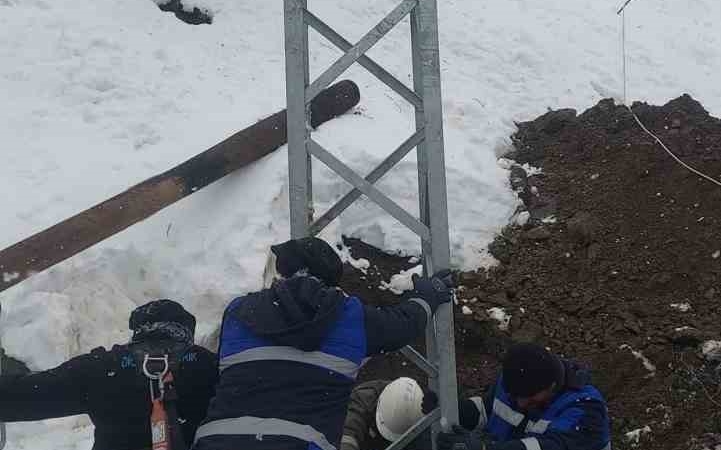 cunguste-canlanan-enerji-devrilen-elektrik-direklerinin-onarim-sureci-XdsHbhZi.jpg