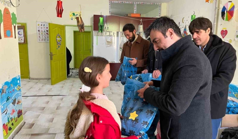 dicle-kaymakami-atis-kuran-kursu-ogrencileriyle-bulustu-Lgjmp8UD.jpg