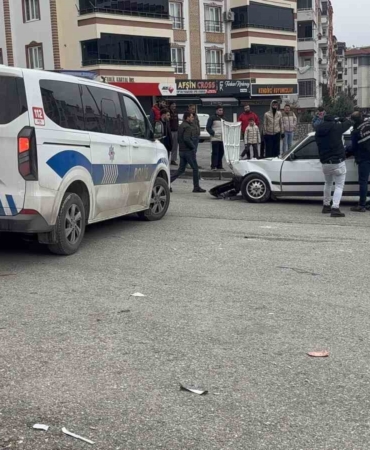 dikkatsizlik-sonucu-4-yasindaki-cocuga-carpan-otomobil-kazasi-cij1kq2G.jpg