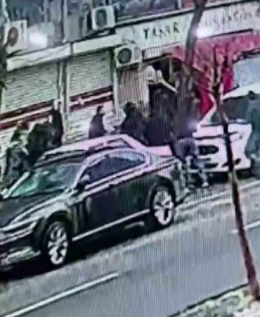 diyarbakir-dugununde-husumetli-ailelerin-sokak-kavgasi-KnAY4q5i.jpg