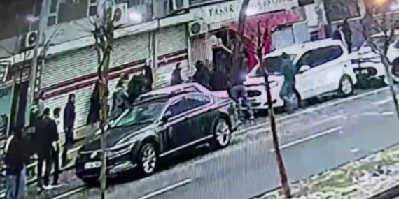 Diyarbakır Düğününde Husumetli Ailelerin Sokak Kavgası
