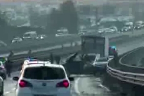 diyarbakirda-feci-zincirleme-trafik-kazasi-5-kisi-yaralandi-vIUqseJt.jpg