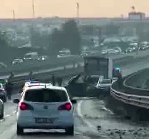 diyarbakirda-feci-zincirleme-trafik-kazasi-5-kisi-yaralandi-vIUqseJt.jpg