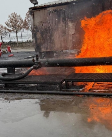 diyarbakirda-ham-petrol-havuzunda-yangin-detaylar-ve-son-gelismeler-XE2zbVig.jpg