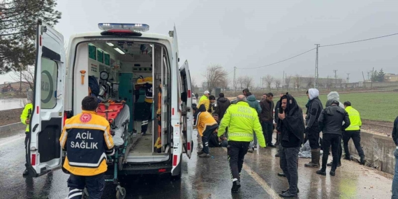 Diyarbakır’da Otomobilin Yoldan Çıkması Sonucu 2 Yaralı