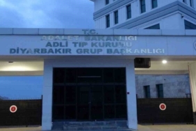 diyarbakirda-silahli-saldiri-bogazindan-vurulan-sahis-hayatini-kaybetti-uIeijhPe.jpg