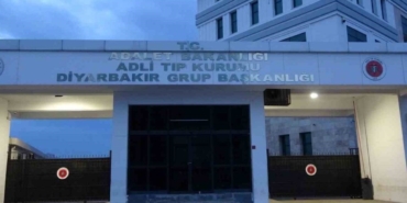 diyarbakirda-silahli-saldiri-bogazindan-vurulan-sahis-hayatini-kaybetti-uIeijhPe.jpg