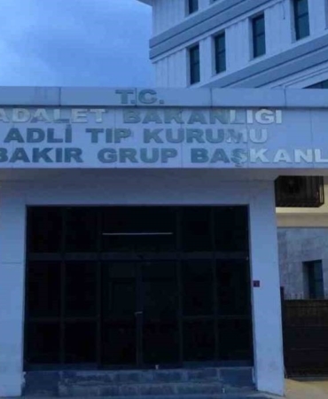 diyarbakirda-silahli-saldiri-bogazindan-vurulan-sahis-hayatini-kaybetti-uIeijhPe.jpg