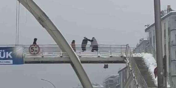 Diyarbakır’da Şok Eden Olay: Çocukları Döven Şahsın Anları Güvenlik Kamerasında