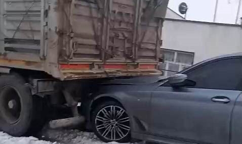 Diyarbakır’da Zincirleme Kaza: İki Yaralı, Detaylar Burada!