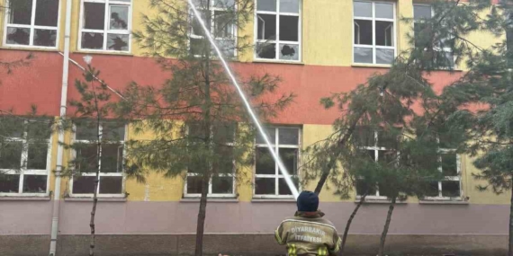 Diyarbakır’daki Boş Okulda Çıkan Yangın: Son Gelişmeler