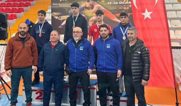elazig-pehlivanlari-turkiye-sampiyonasi-icin-yola-c-cikiyor-1LBp4gVp.jpg