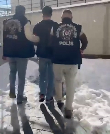 elazigda-23-yil-hapis-cezasi-olan-firari-hizla-yakalandi-FDKFMETx.jpg