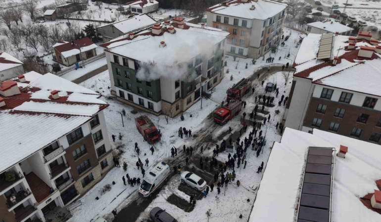 elazigda-apartman-yangini-11-kisi-dumandan-etkilendi-x3AD7Vgu.jpg
