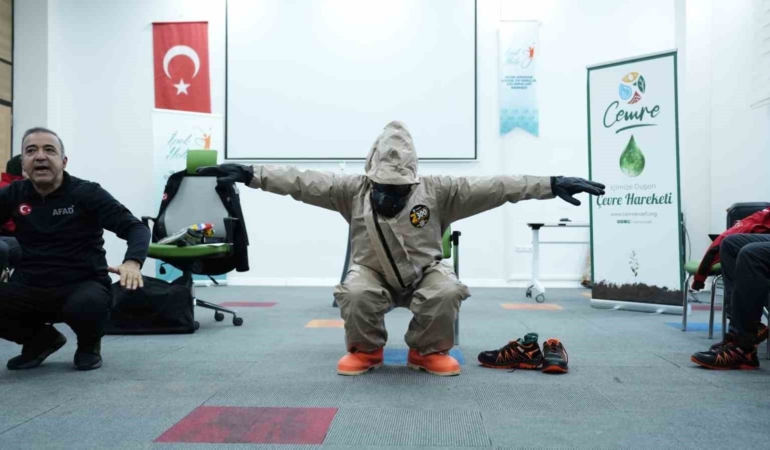 elazigda-arama-ve-kurtarma-egitimleri-devam-ediyor-guvenli-gelecek-icin-adimlar-iTGZbmiI.jpg