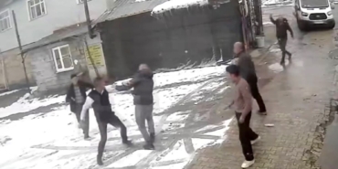 elazigda-yolcunun-tuvaletini-duvara-yapmasi-nedeniyle-cikan-kavga-AtrjDqPx.jpg