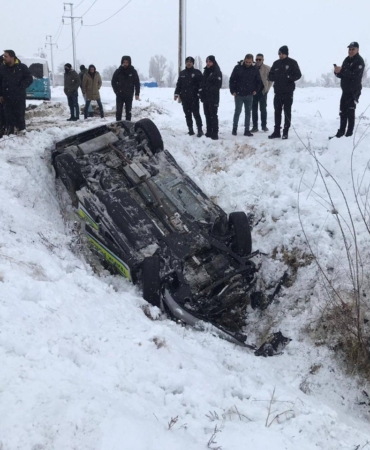 erzincanda-kaza-polis-araci-sarampole-uctu-2-yarali-MdKQ1Usy.jpg