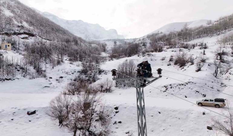 firat-edas-tuncelideki-sert-kis-kosullarinda-sahada-iaseHkUs.jpg