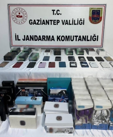 gaziantepte-18-milyon-tllik-elektronik-esya-operasyonu-2-kisi-gozaltinda-XUJ6VSHL.jpg
