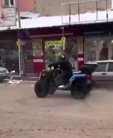 gaziantepte-drift-yapan-iki-surucuye-ceza-tehlikeli-anlar-kamerada-GIkI9zwv.jpg