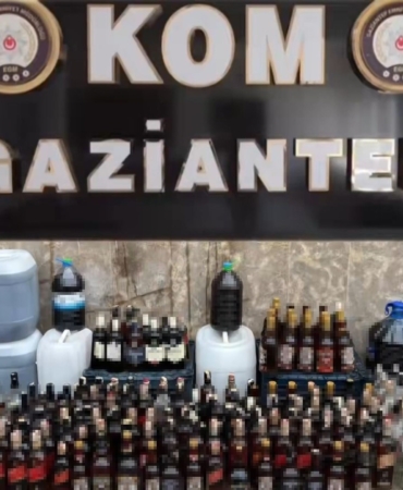 gaziantepte-kacak-alkol-operasyonu-iki-sahis-gozaltinda-xL2748r1.jpg