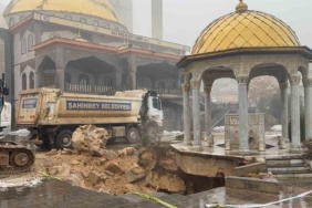 gaziantepte-siddetli-yagislar-sonrasi-cami-avlusunda-cokme-olayi-3ZbZPqCS.jpg