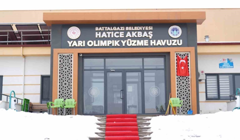 goztepe-hatice-akbas-yari-olimpik-yuzme-havuzunda-baslayan-yeni-egitim-donemi-sOHeRfxg.jpg