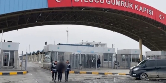 Iğdır Sınır Kapısında Göçmen Kaçakçılığı Nedeniyle Aranan Hükümlü Yakalandı