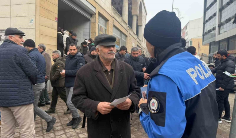 igdirda-vatandaslari-dolandiriciliga-karsi-bilinclendirme-uyarisi-VssA8ZNS.jpg