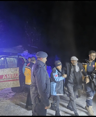 kapatilan-yol-ile-mahsur-kalan-koah-hastasina-umkeden-acil-yardim-Z3pJ6Pea.jpg