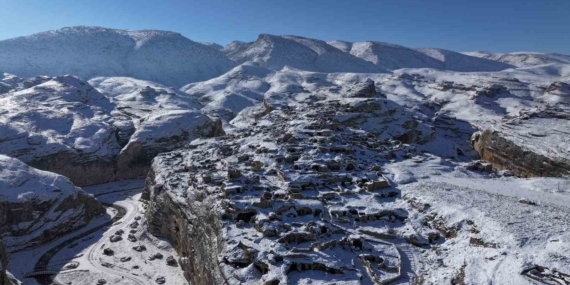 Karla Kaplı Dağlarda Yer Altı Macerası: Jandarmanın İnanılmaz Kurtarma Operasyonu