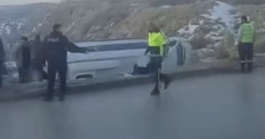 Kaza! İşçi Servisi Şarampole Devrildi, 10 Yaralı