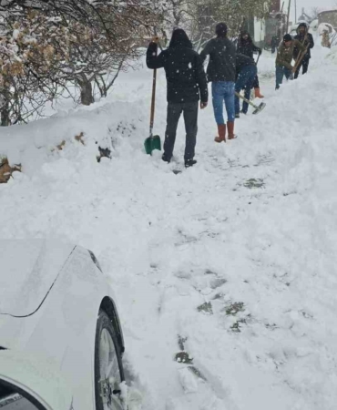 koyluler-birlikte-kapanan-sokaklarini-yeniden-acti-nUY8iLHO.jpg