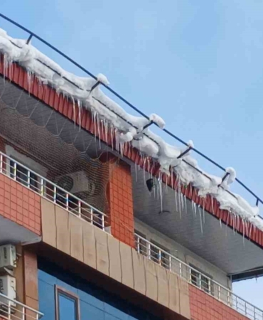 kulpta-catilarda-buyuleyici-buz-sarkitlari-olustu-EmpbQwil.jpg